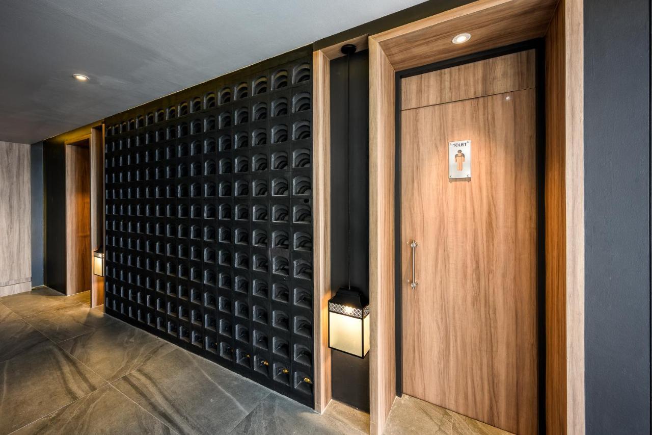 Namaka Resort Kamala Екстериор снимка Mailboxes in a condominium